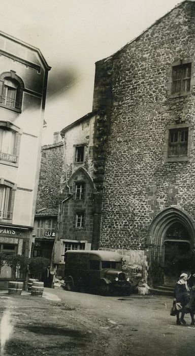 Ancienne église Notre-Dame : Façade ouest, vue partielle