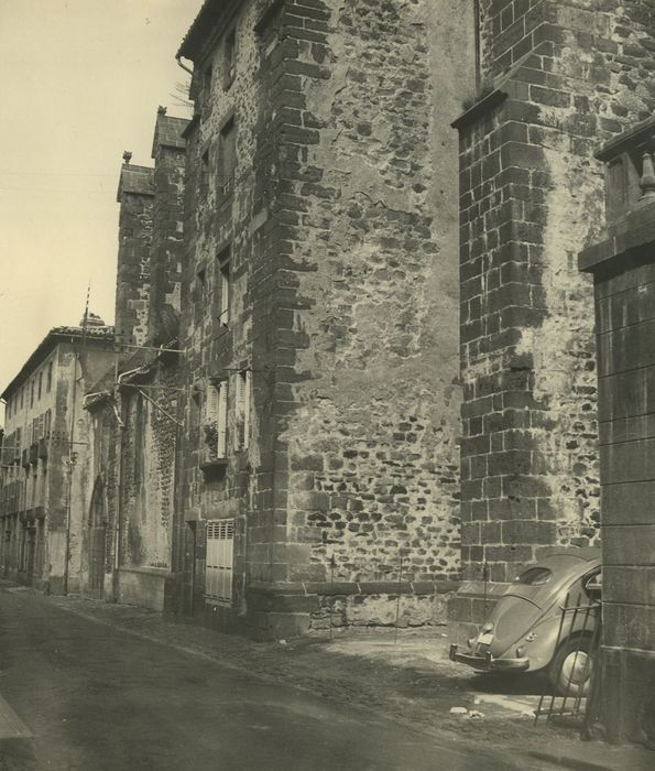 Ancienne église Saint-Vincent : Façade latérale sud, vue partielle