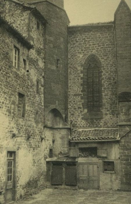 Ancienne église Saint-Vincent : Façade latérale nord, vue partielle