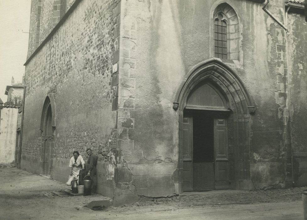 Ancienne église Saint-Vincent : Portail occidental et portail sud, vue générale