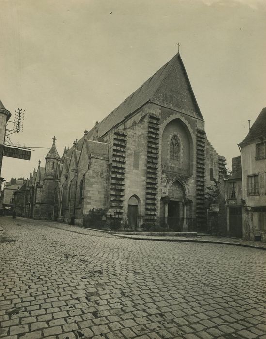 Eglise Saint-Cyr : Ensemble nord-ouest, vue générale