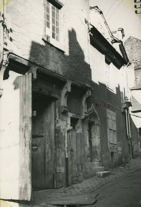 Maison : Façade sur rue, vue générale