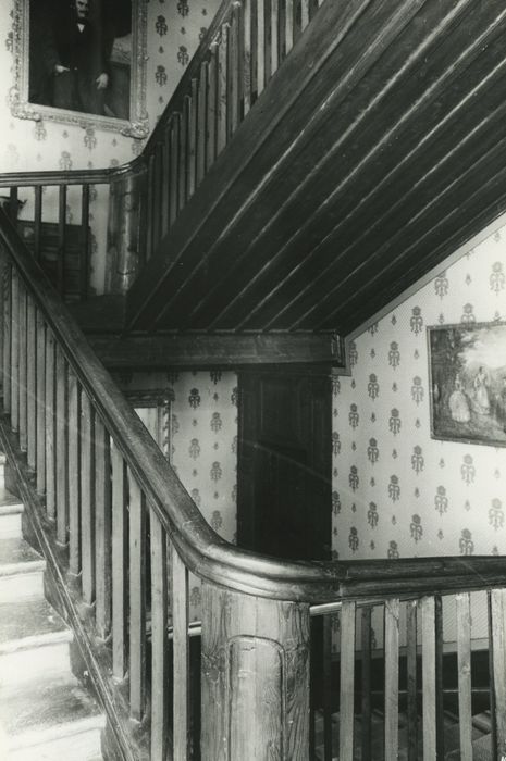 Ancienne abbaye de Doue : Escalier, vue partielle