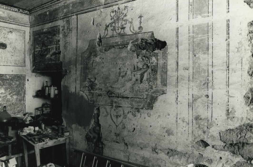 Ancienne abbaye de Doue : Aile est, ancienne salle capitulaire réaménagée, vue partielle