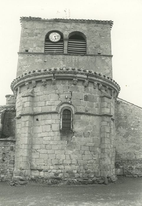 Eglise Saint-Hilaire : Chevet, vue générale