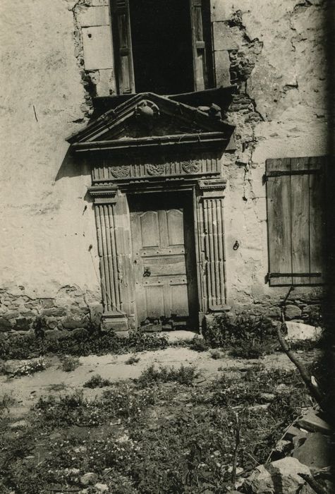 Château de Champ : Aile renaissance, façade sud, porte d’accès, vue générale