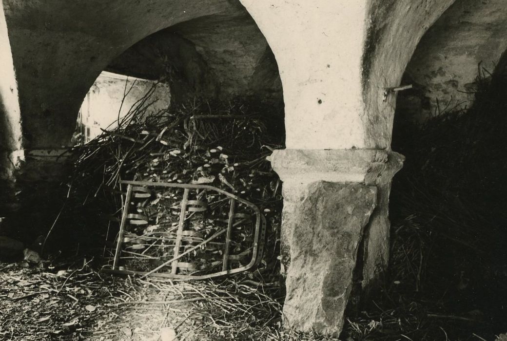 Château de Champ : Aile des communs, ancine cuvage, vue partielle