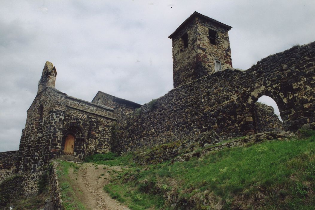 Château et sa chapelle : Ensemble sud, vue générale