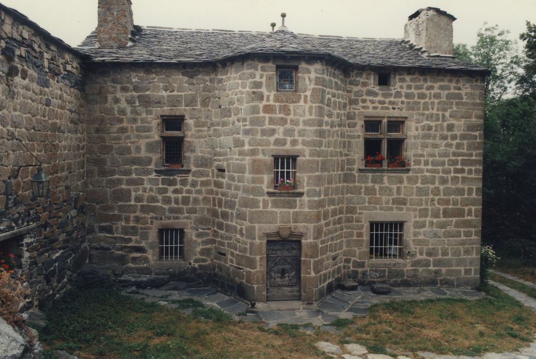 Château des Changheas : Façade sud, vue générale