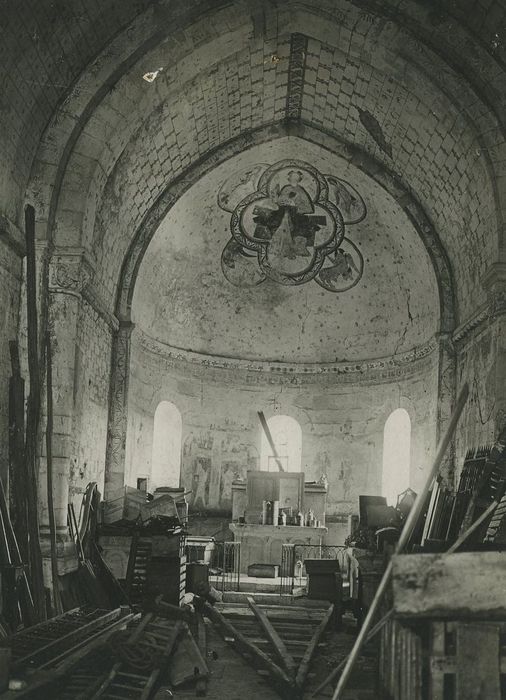 Château de Plaincourault : Chapelle, choeur, vue générale