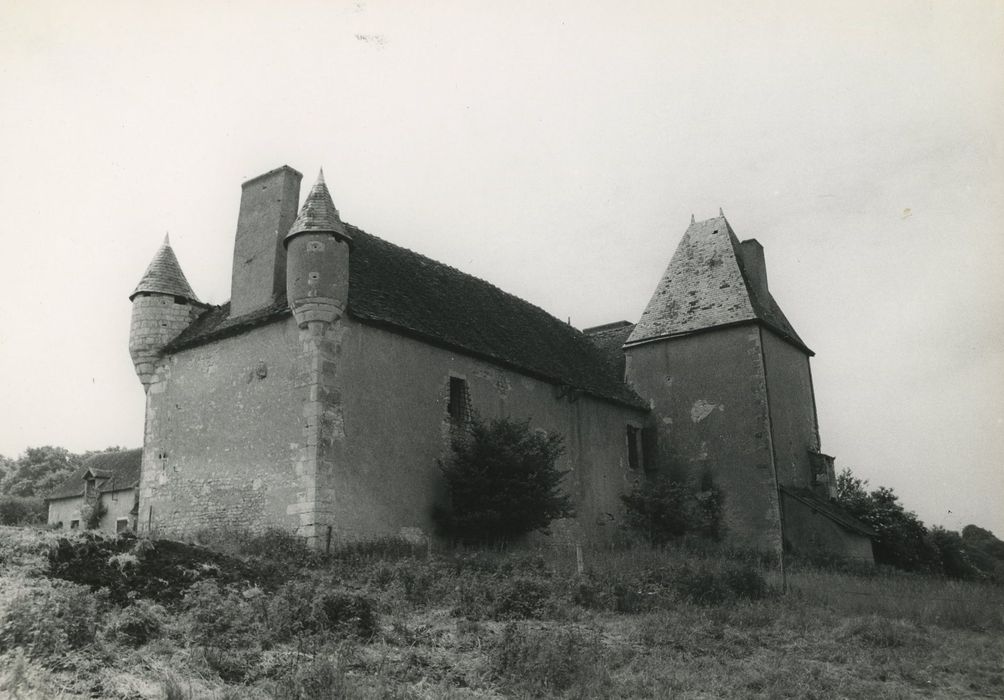 Maison noble de Montaignon : Ensemble nord-est, vue générale