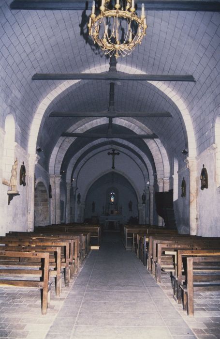 Eglise Saint-Pierre : Nef, vue générale