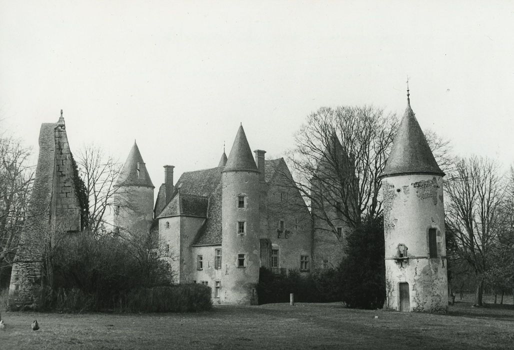 Château de l'Ormeteau : Ensemble sud-est, vue générale