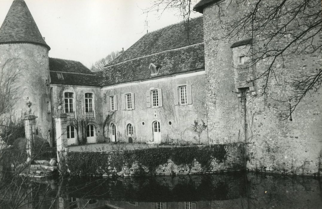 Château du Courbat : Ensemble sud-ouest, vue partielle