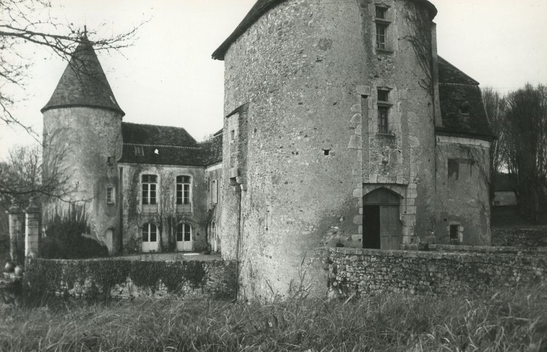 Château du Courbat Ensemble est, vue partielle