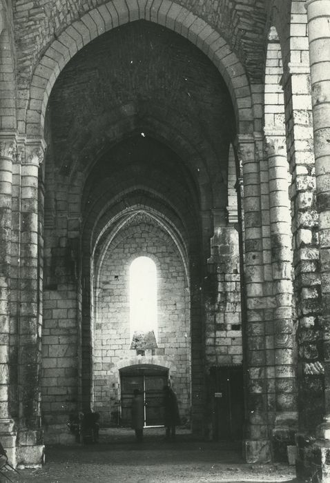 Prieuré Saint-Martial : Eglise, nef, vue générale