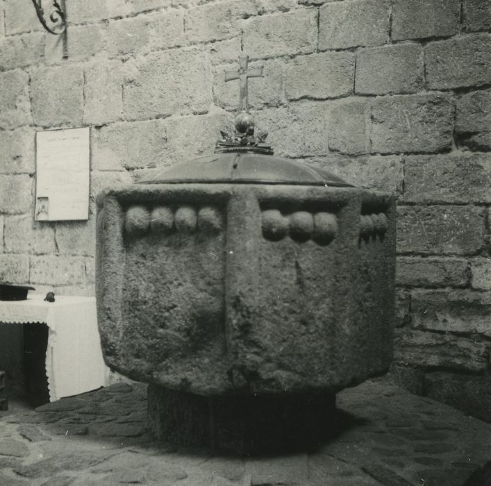 fonts baptismaux - © Ministère de la Culture (France), Médiathèque du patrimoine et de la photographie, tous droits réservés