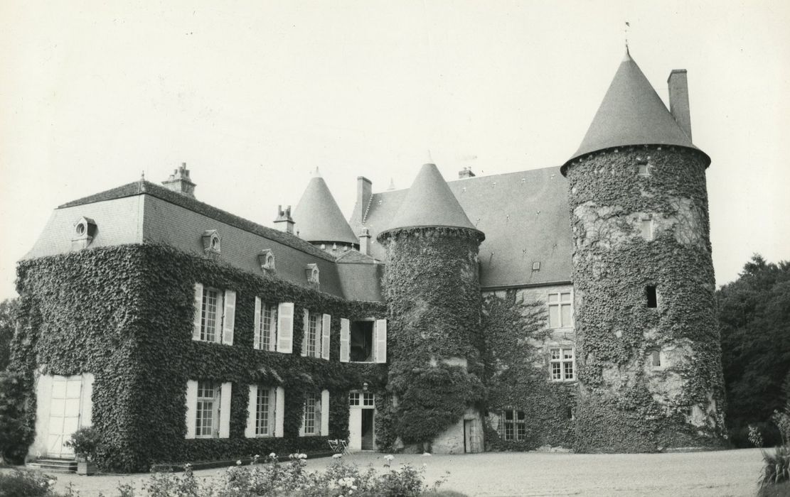 Château de Céré : Ensemble sud-est, vue générale