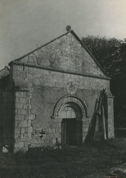 Ancienne église : Façade occidentale, vue générale