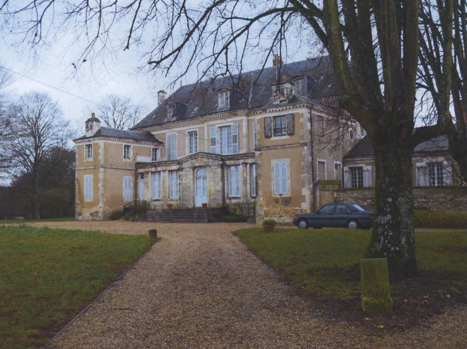 Château de Laleuf : Façade sud-est, vue générale