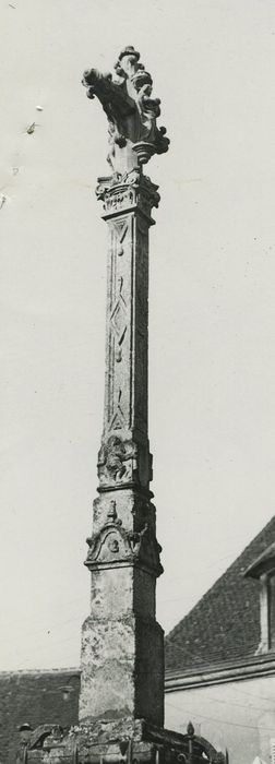 Croix monumentale, vue générale