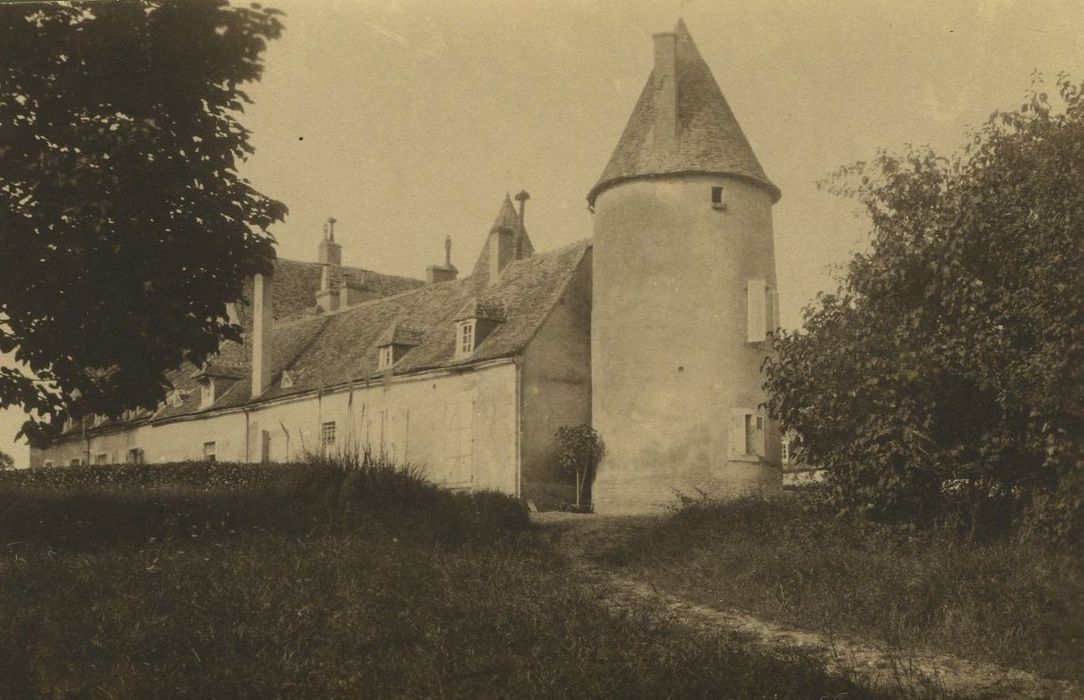 Château de Beauregard : Aile ouest, ensemble sud-ouest, vue partielle