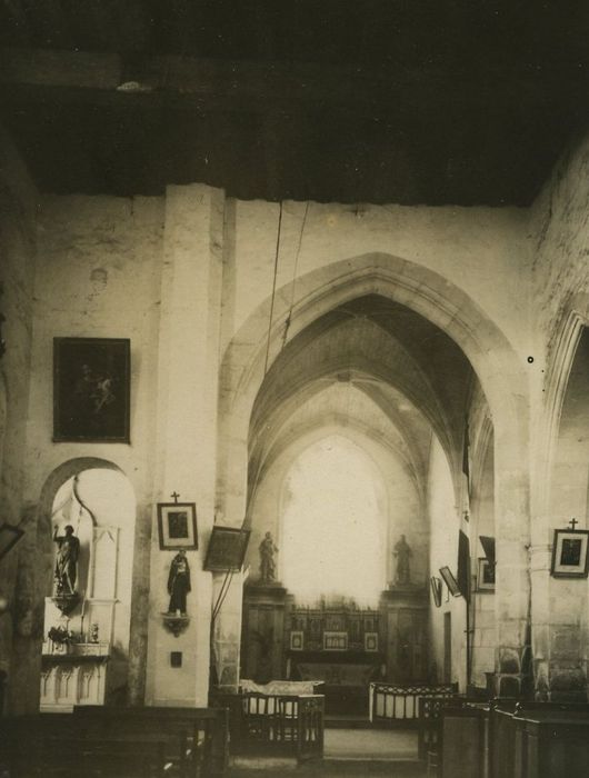 Eglise Saint-Pierre : Nef, vue générale