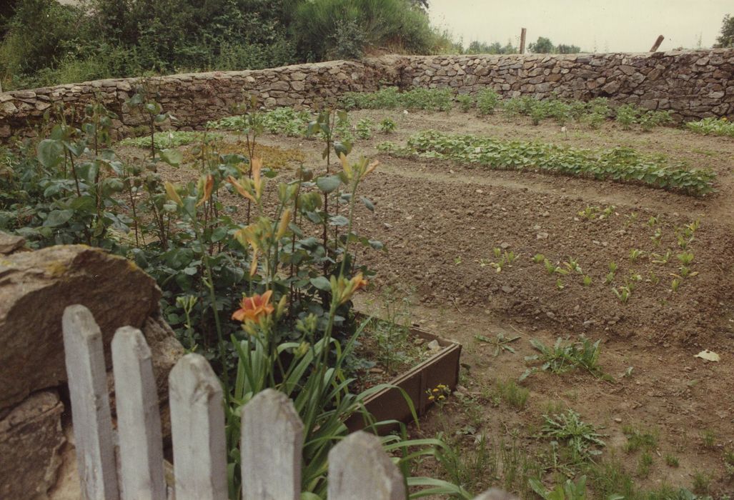 Ecole de Signalauze : Potager, vue générale