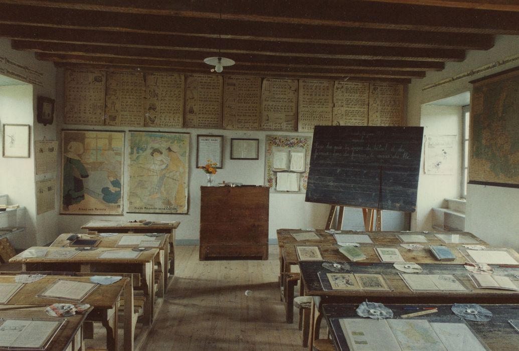 Ecole de Signalauze : Salle de classe, vue partielle