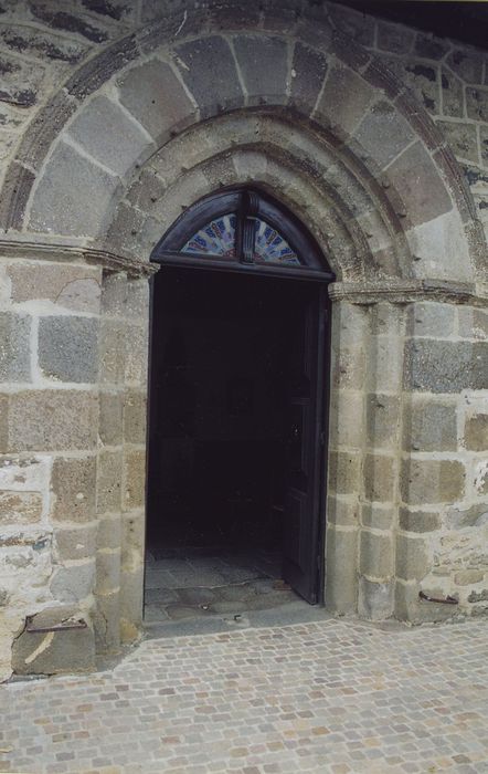 Eglise Saint-Bonnet : Portail sud, vue générale