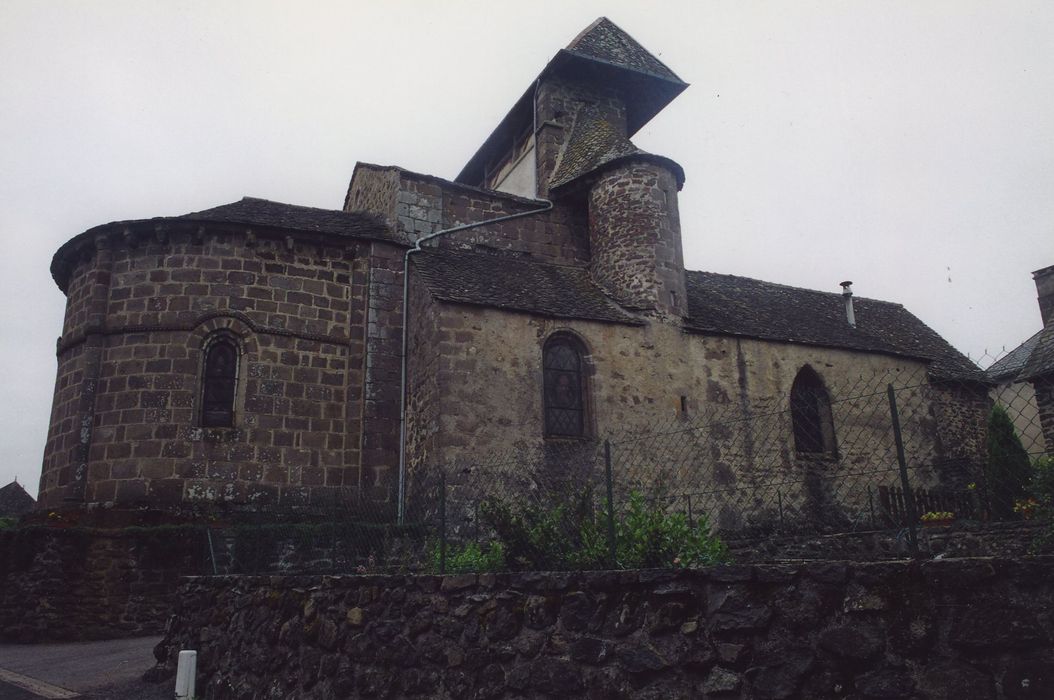 Eglise Saint-Bonnet : Façade latérale nord, vue générale