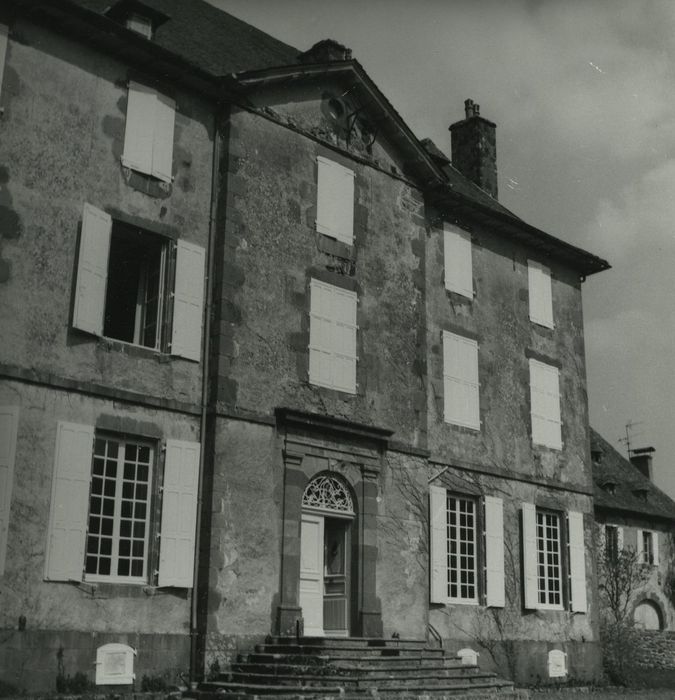 Château de Faussanges : Façade sud-ouest, vue partielle