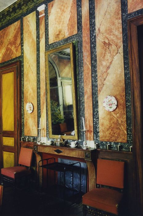 Château de Faussanges : Salle à manger, vue partielle