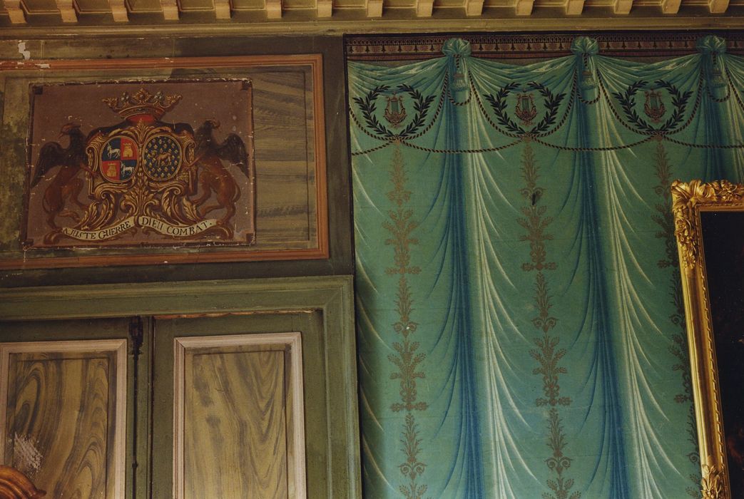 Château de Faussanges : Grand salon, papier peint, détail