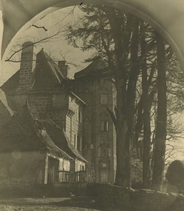 Château de Ragheaud : Ensemble sud-ouest, vue générale