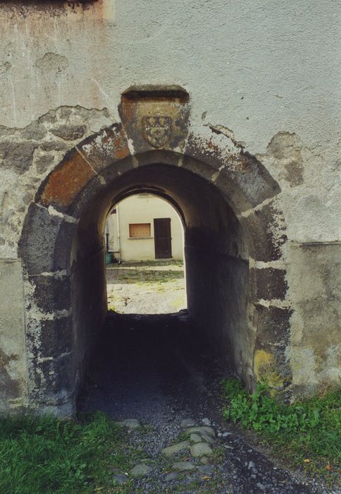 Couvent du chapitre de Saint-Chamant : Passage d’entrée nord, vue générale