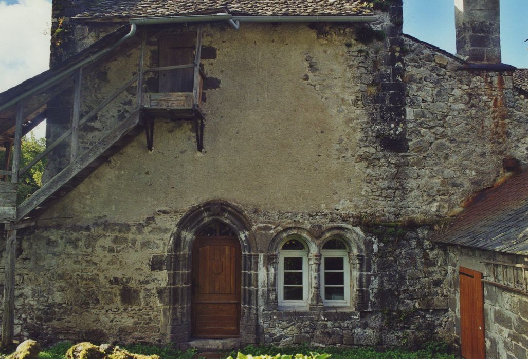 Couvent du chapitre de Saint-Chamant : Bâtiment abritant la salle capitulaire, façade nord, vue partielle