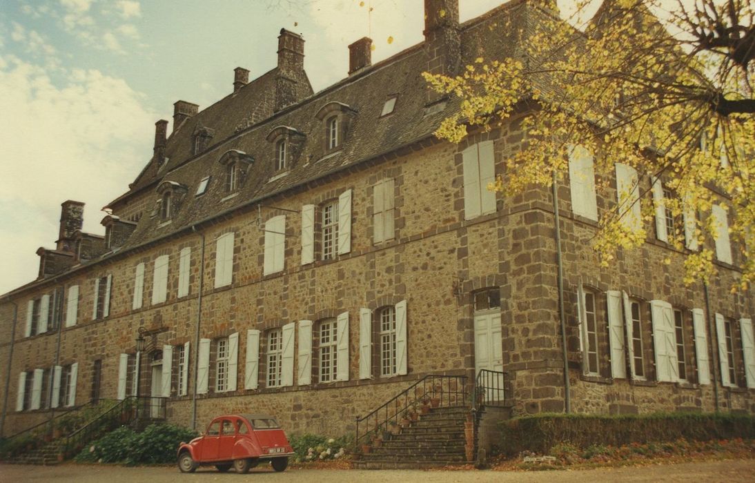 Château de Saint-Chamant : Ensemble nord-ouest, vue générale