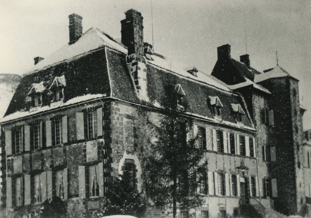 Château de Saint-Chamant : Ensemble sud-ouest, vue générale