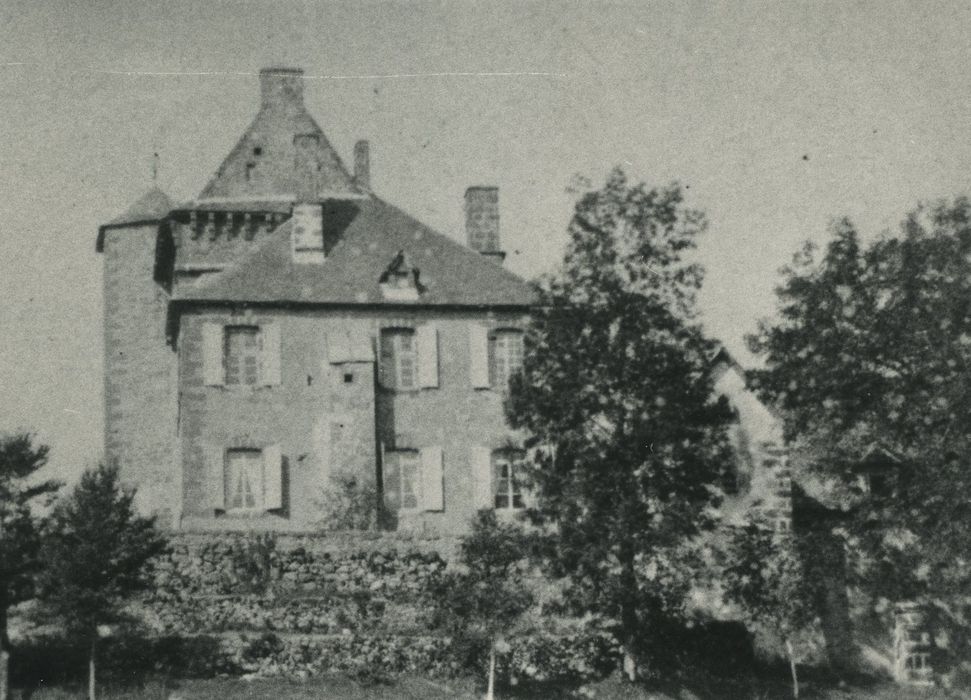 Château de Saint-Chamant : Façade est, vue générale