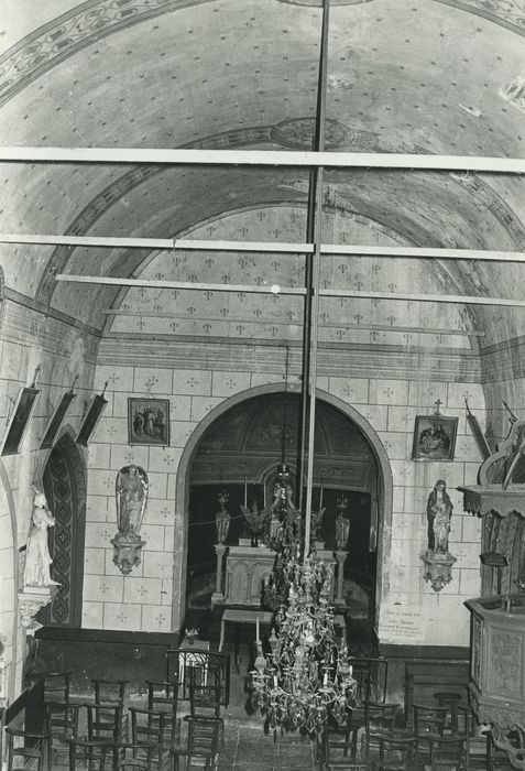 Eglise Saint-Cyr et Sainte-Julitte : Nef, vue générale