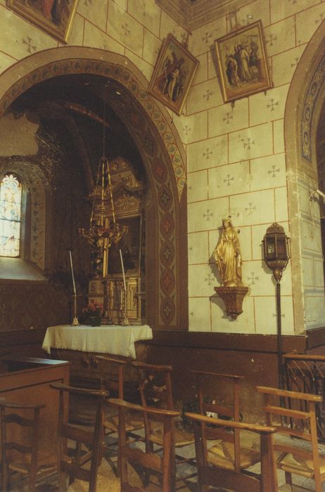 Eglise Saint-Cyr et Sainte-Julitte : Chapelle latérale nord, vue partielle