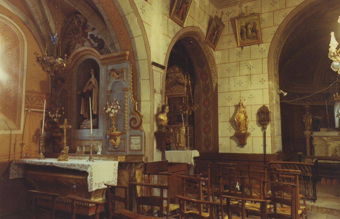 Eglise Saint-Cyr et Sainte-Julitte : Chapelles latérales nord, vue partielle