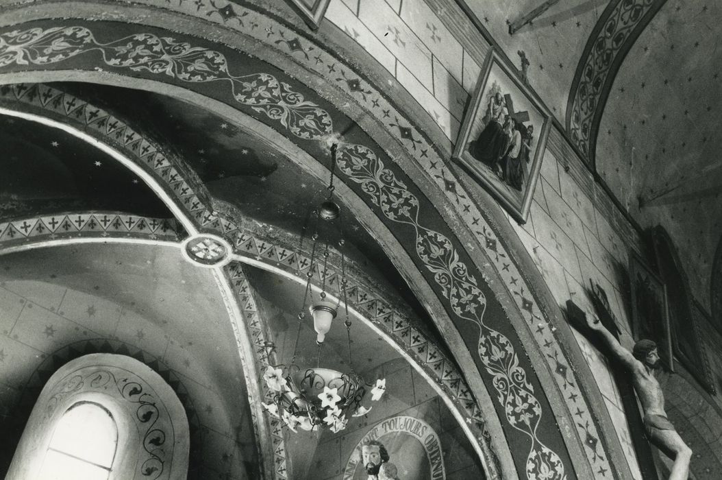 Eglise Saint-Cyr et Sainte-Julitte : Chapelle latérale nord, peintures monumentales, vue partielle