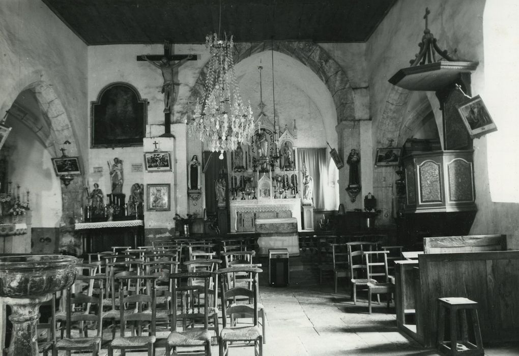 Eglise Saint-Cyr : Nef, vue générale