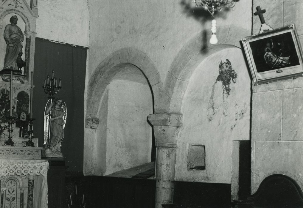 Eglise Saint-Cyr : Choeur, mur sud, vue partielle