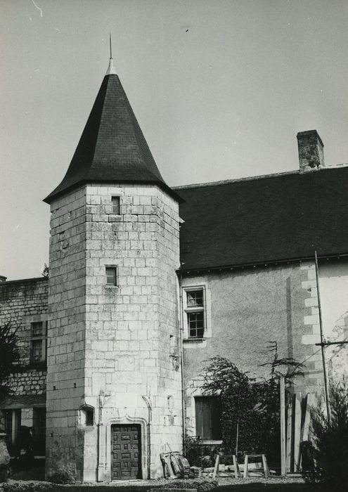 Manoir du Bois de Veude : Façade ouest, vue partielle