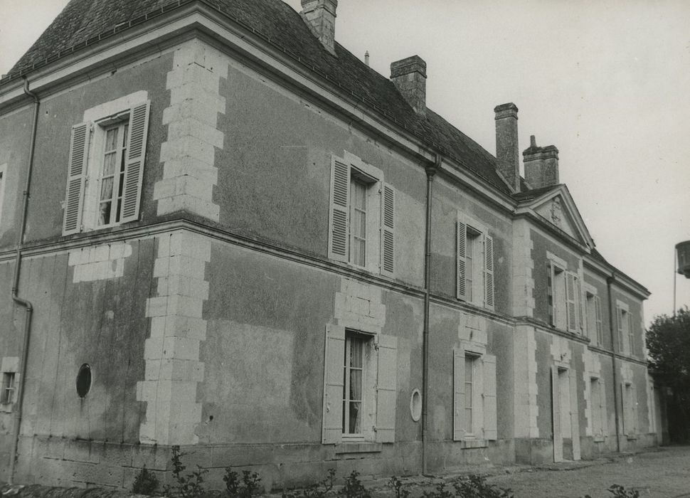 Château de Baschet (ou Bascher, ou Basché) : Façade sud-ouest, vue générale