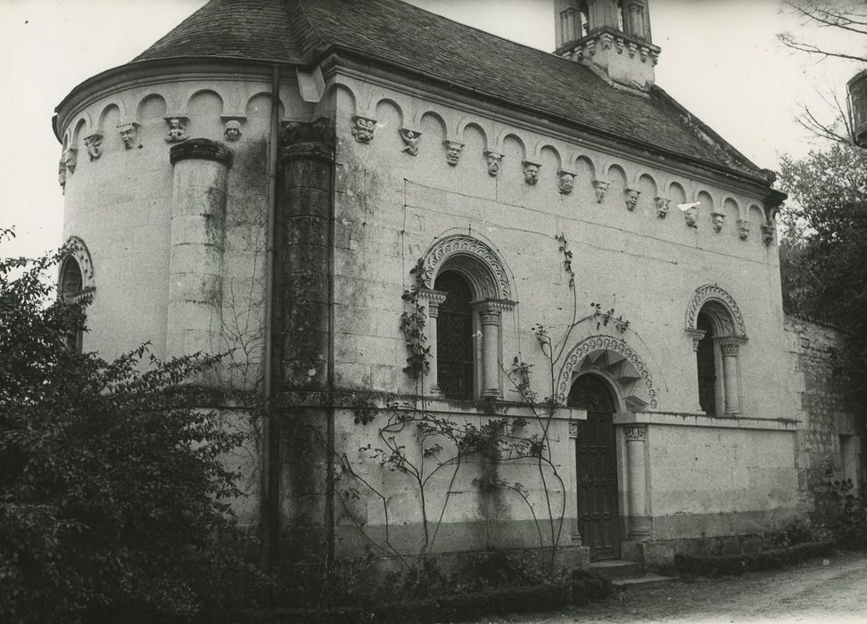 Château de Baschet (ou Bascher, ou Basché) : Chapelle, façade latérale nord-ouest, vue générale