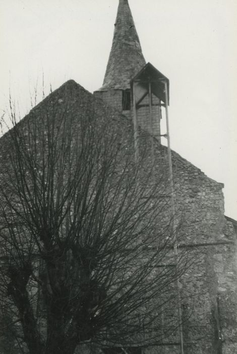 Eglise Saint-Martin : Façade occidentale, vue partielle